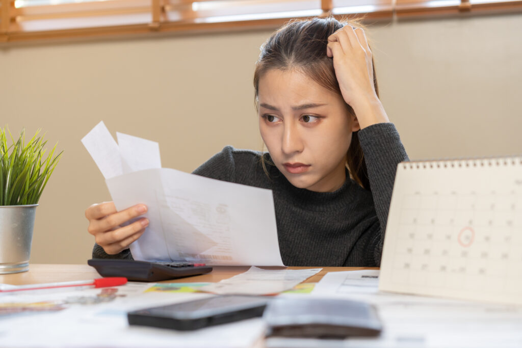 期間が延びることに悩む女性