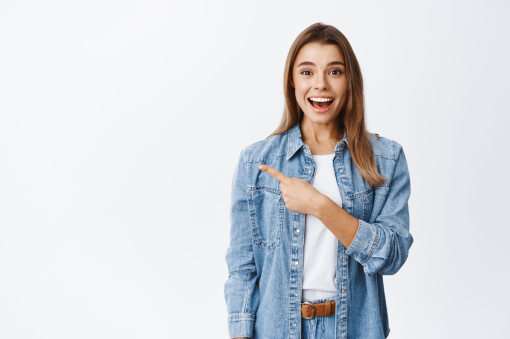 ポイントをまとめる女性